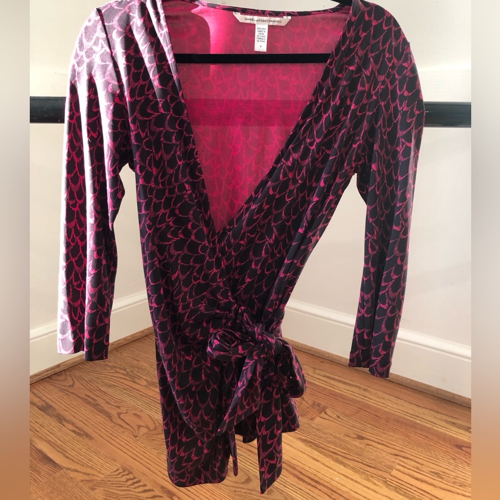 Diane Avon Furstenberg silk wrap top